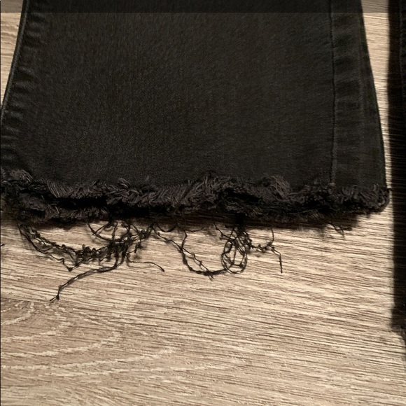 π  Mid-Rise Cropped Flare-Ankle Jeans - Picture 10 of 15